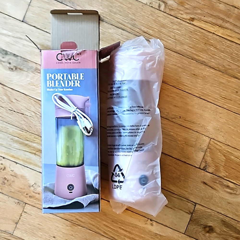 NWT CWC Mini Portable Blender - Picture 6 of 6